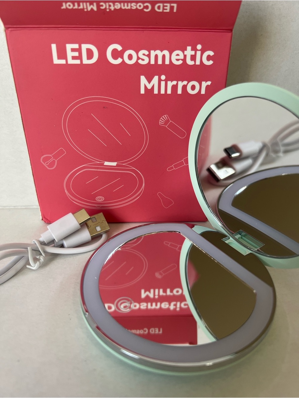 NWT LED Lighted Cosmetic Mirror Compact 5x zoom